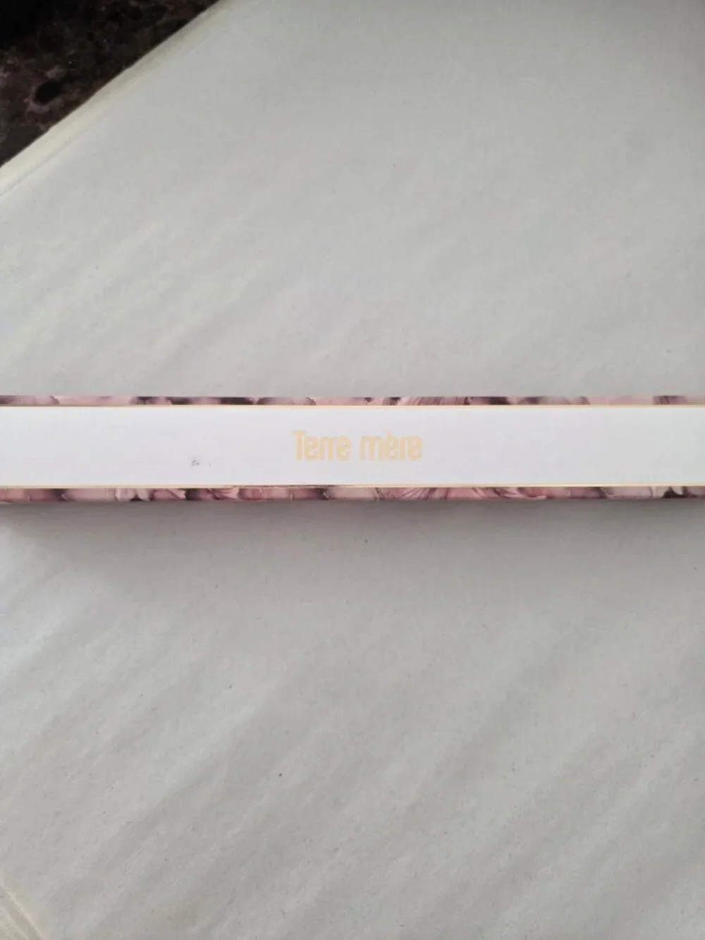 Terre Mère 415 Small Contour Powder Brush Gold Accent